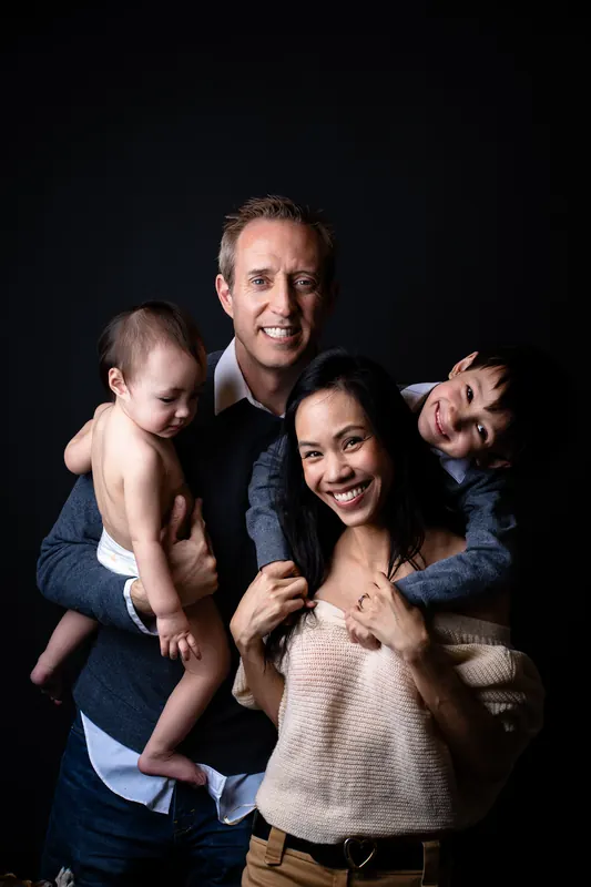 Eltern mit Baby, Familienporträt im Studio